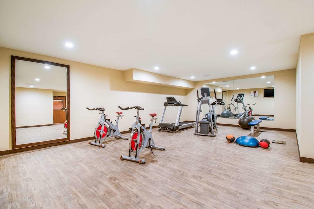 Comfort Inn & Suites Harrisburg-Hershey West