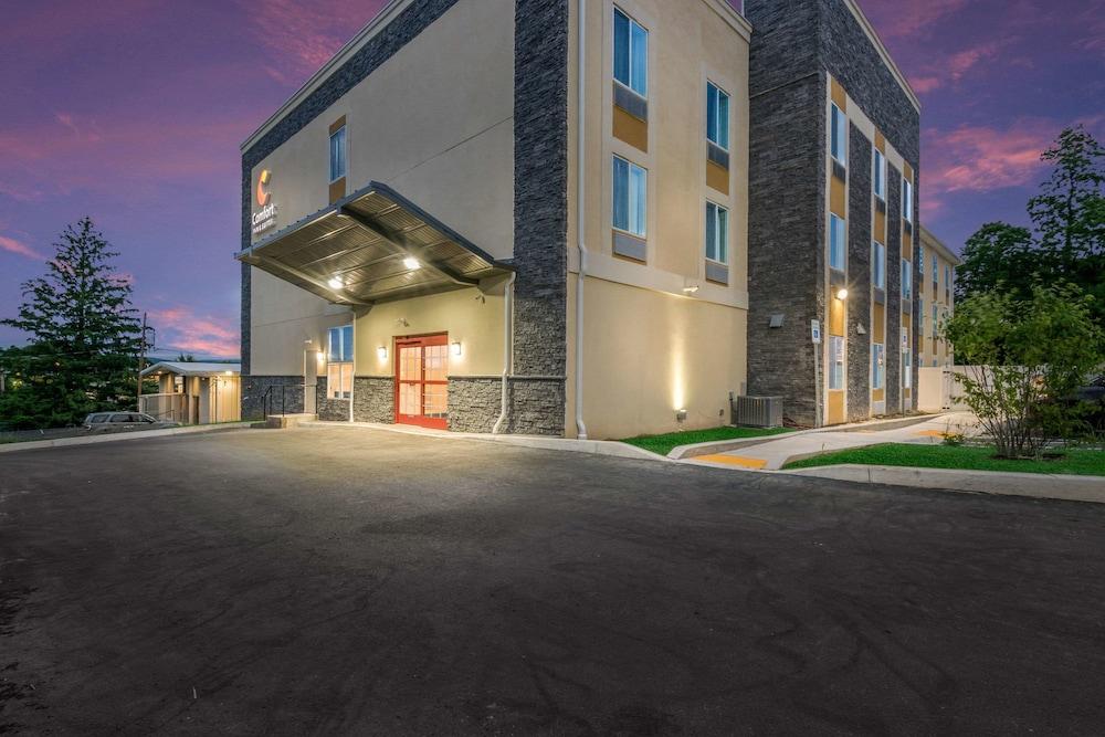 Comfort Inn & Suites Harrisburg-Hershey West