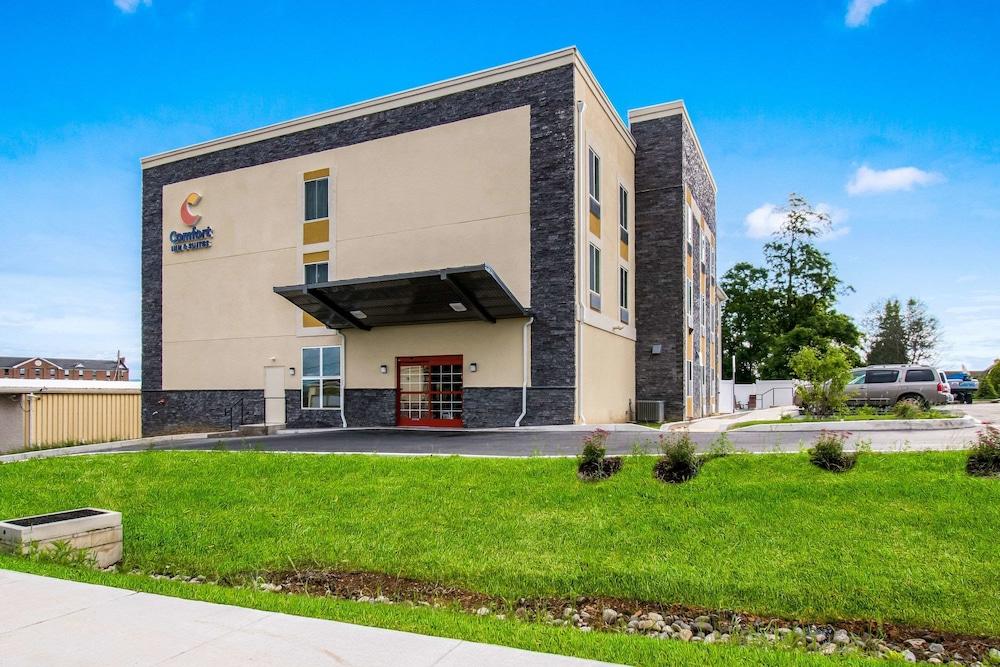 Comfort Inn & Suites Harrisburg-Hershey West