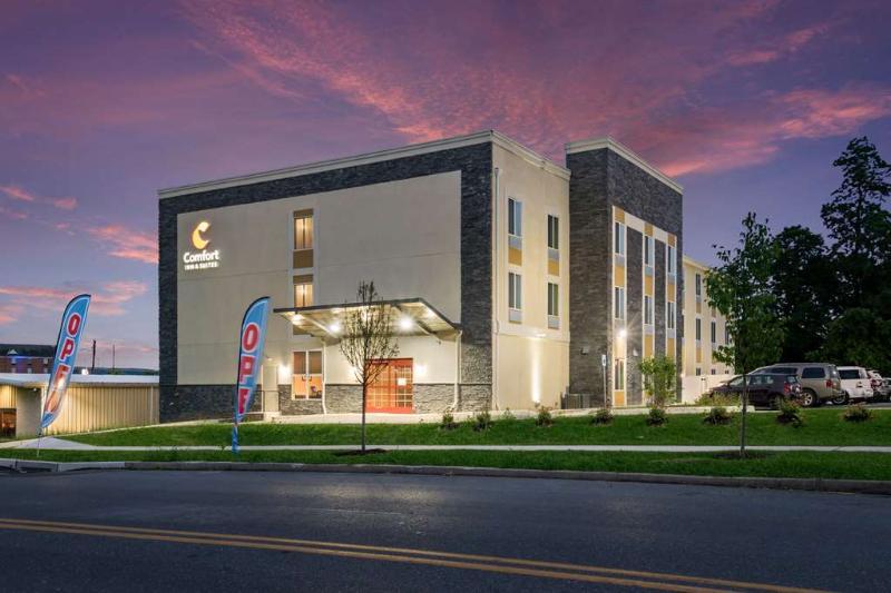 Comfort Inn & Suites Harrisburg-Hershey West