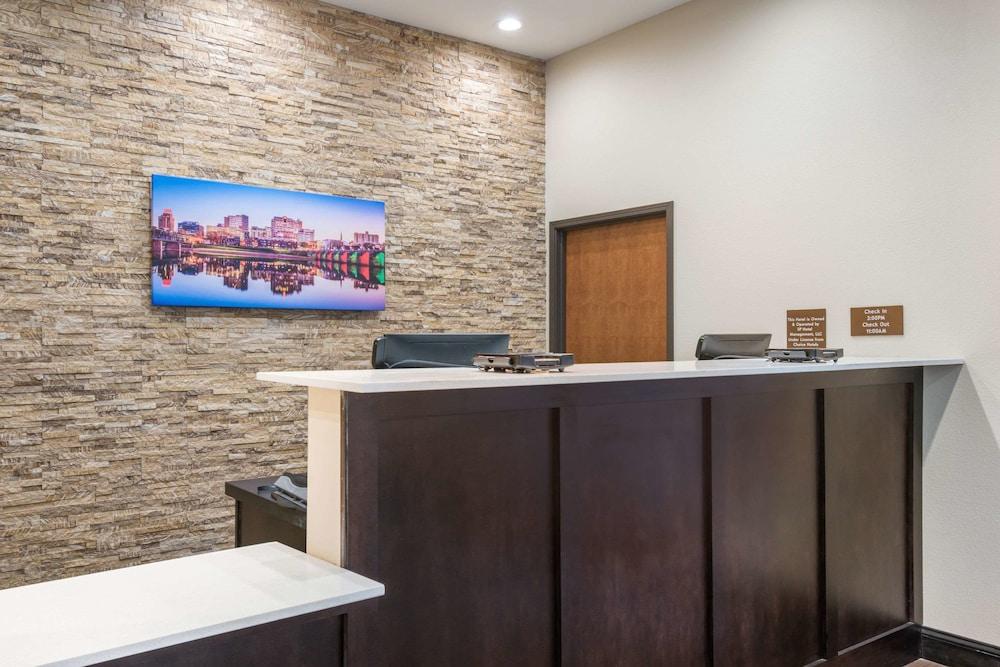 Comfort Inn & Suites Harrisburg-Hershey West