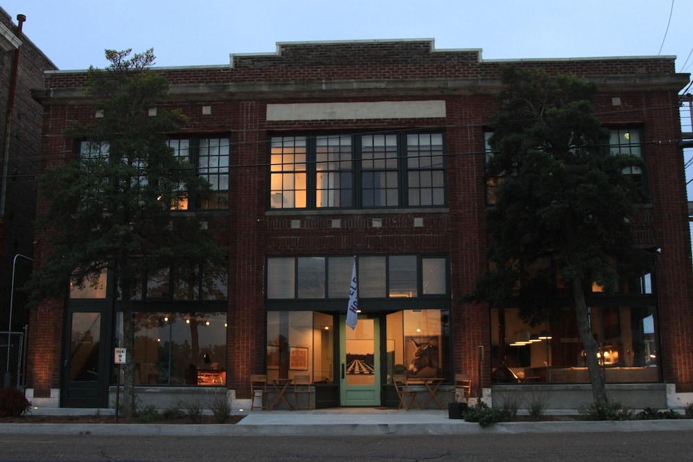Travelers Hotel