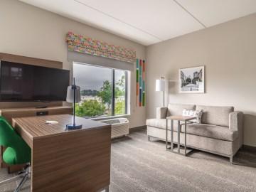 Hampton Inn & Suites Raleigh Midtown