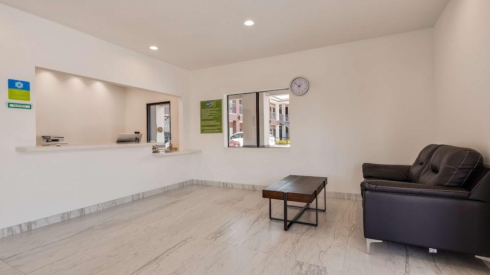 Surestay Hotel By Best Western Baytown
