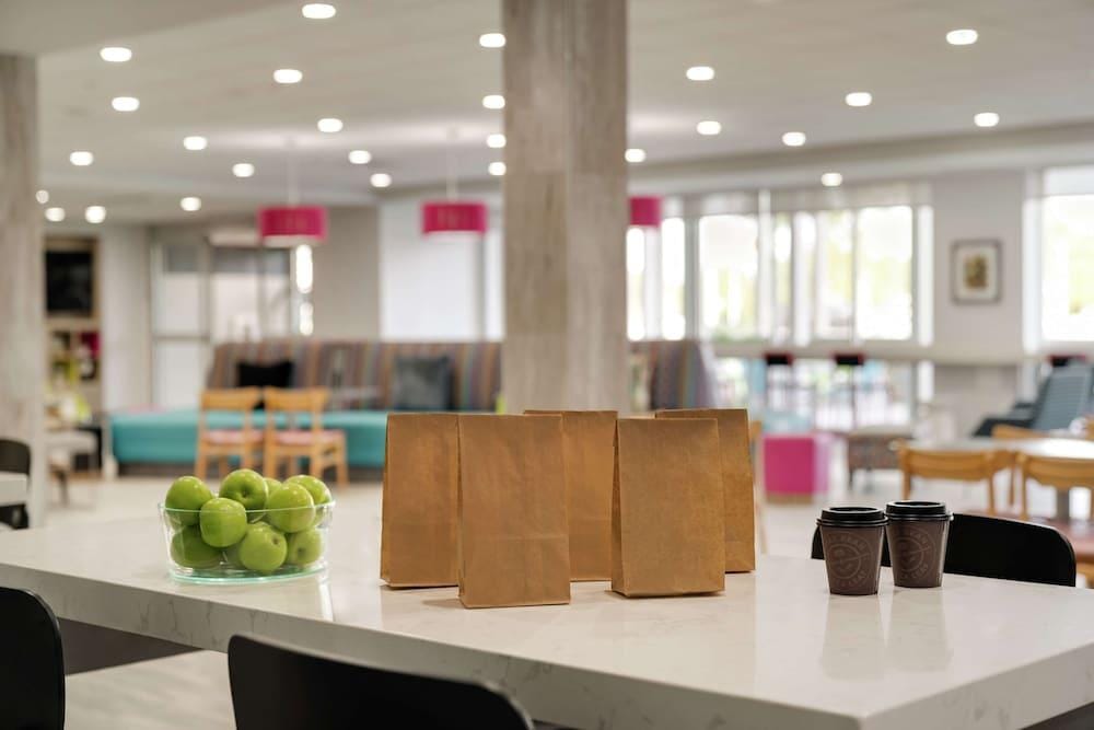 Home2 Suites by Hilton Norfolk Airport
