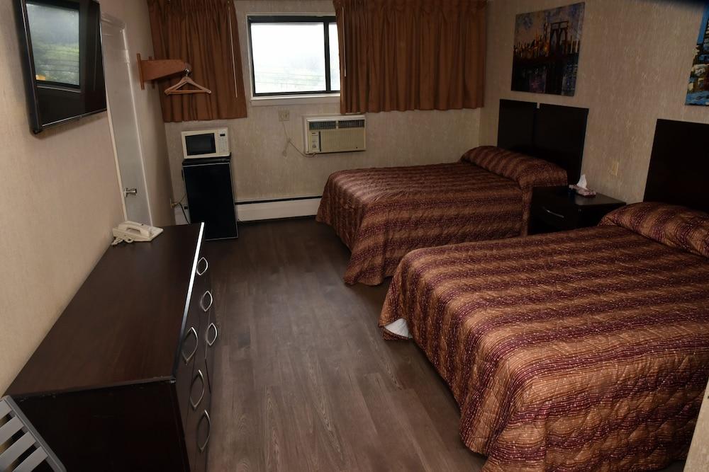 Swan Hotel & Suites