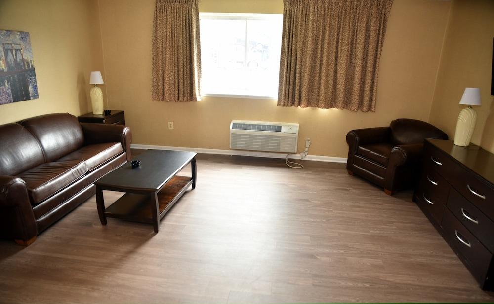 Swan Hotel & Suites