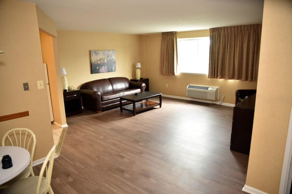 Swan Hotel & Suites