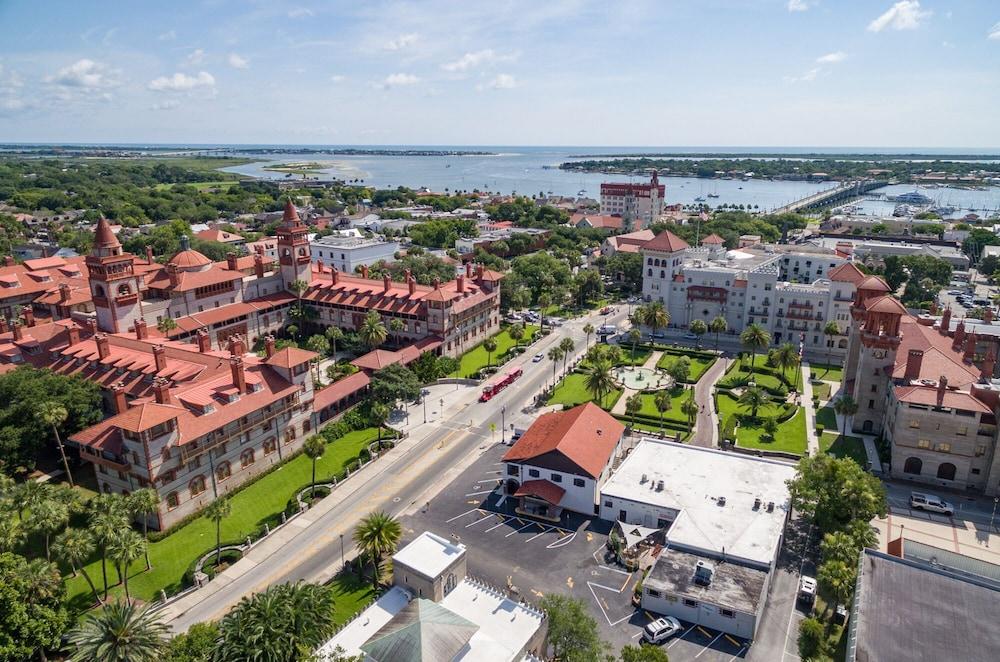 Four Winds Condominiums