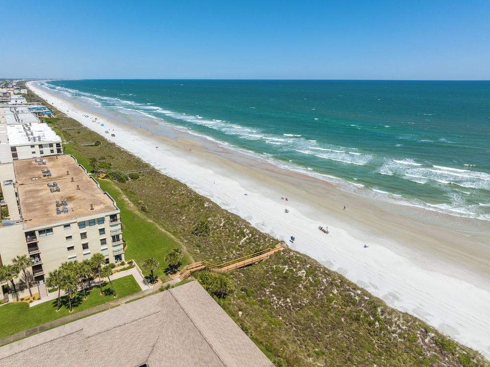 Four Winds Condominiums