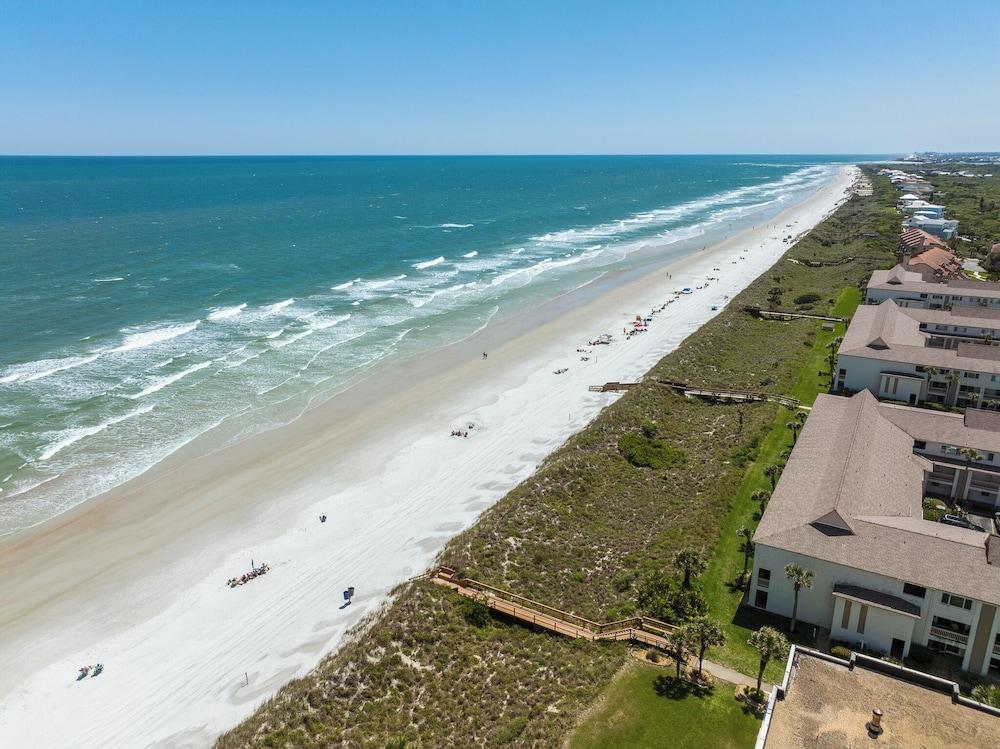 Four Winds Condominiums