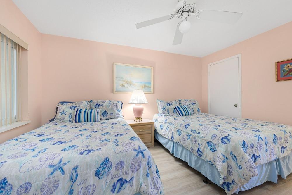Four Winds Condominiums