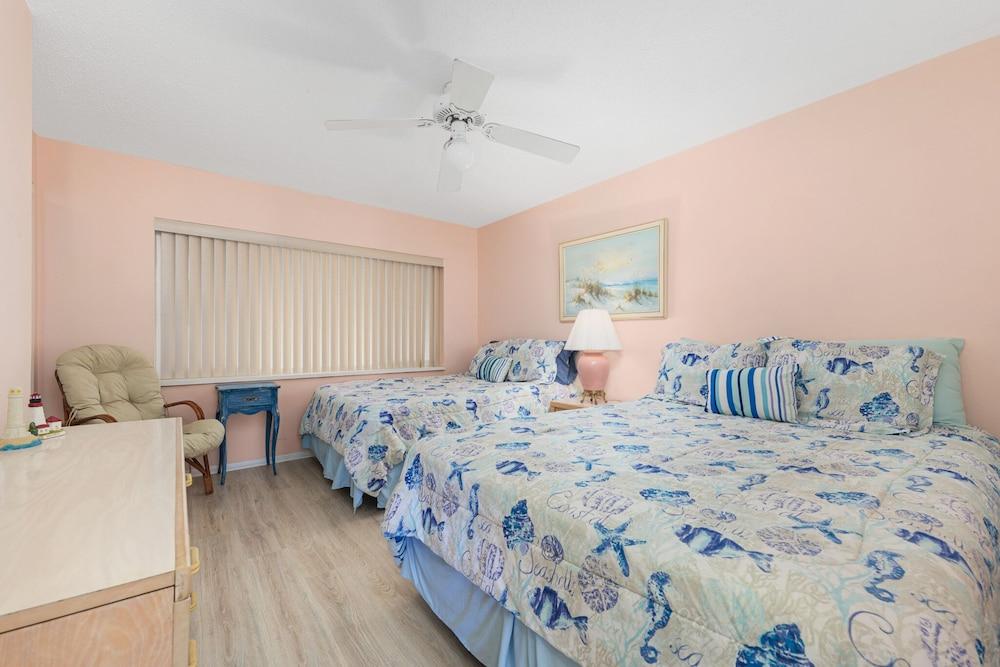 Four Winds Condominiums