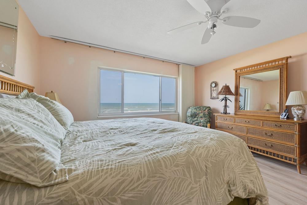 Four Winds Condominiums