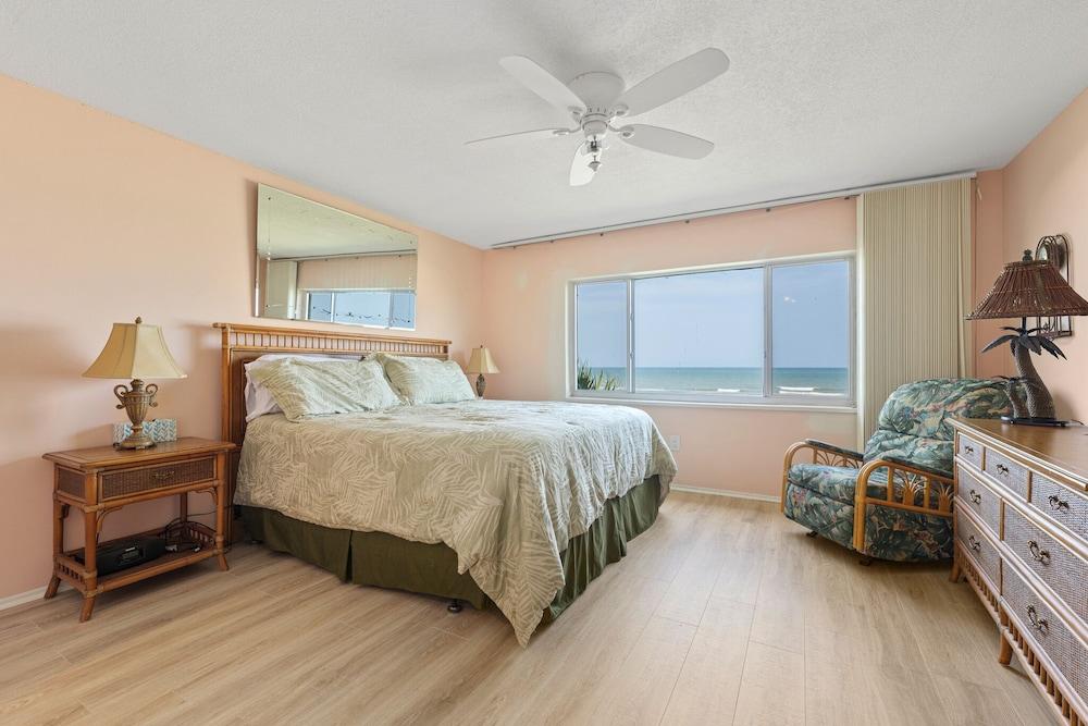 Four Winds Condominiums