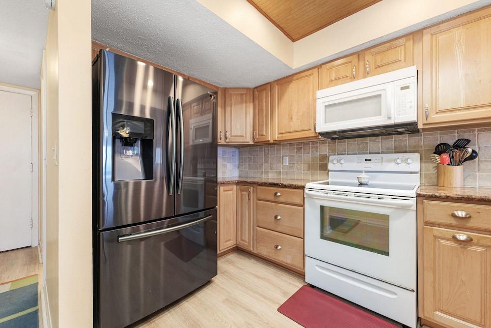 Four Winds Condominiums