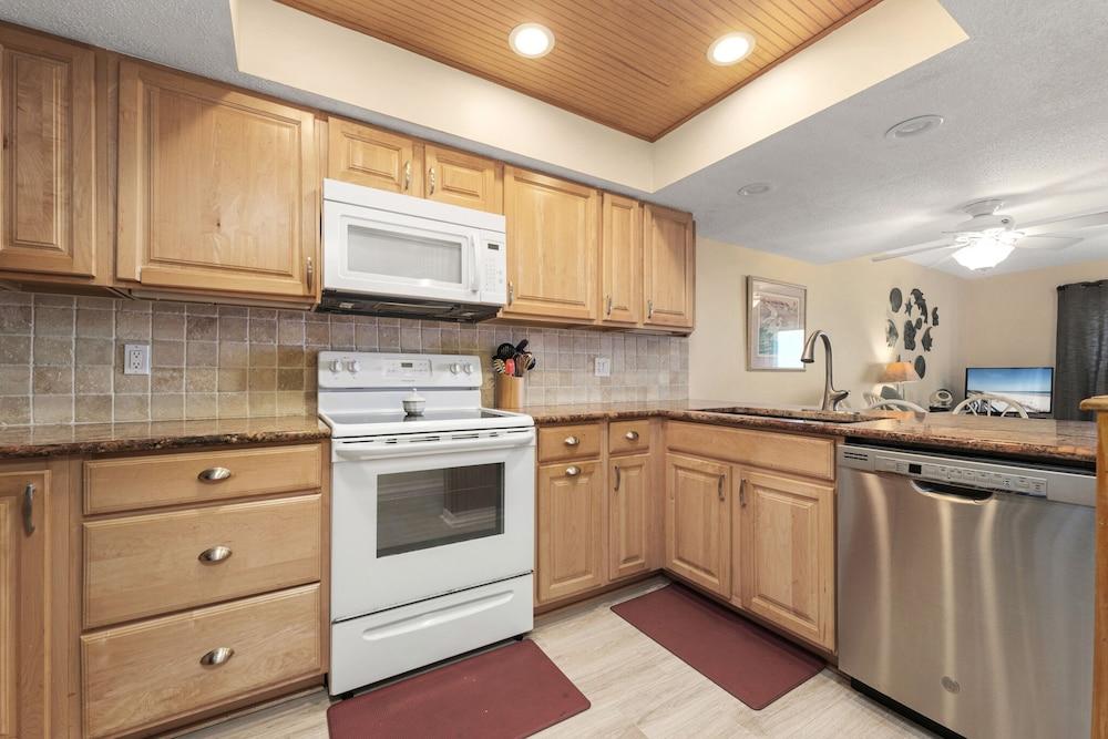 Four Winds Condominiums