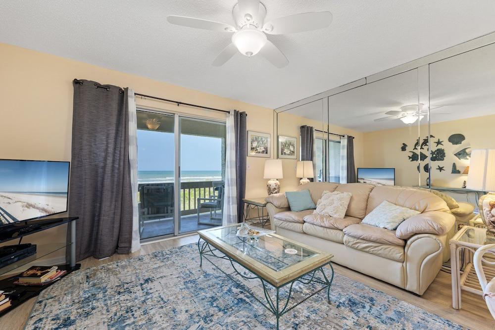 Four Winds Condominiums