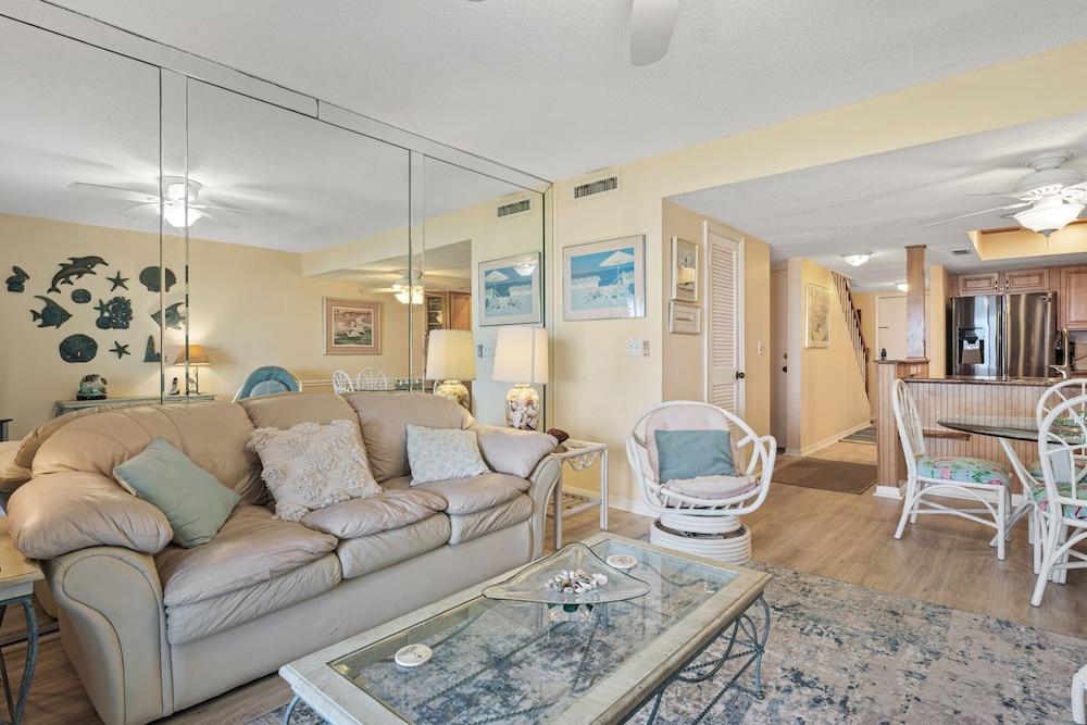 Four Winds Condominiums