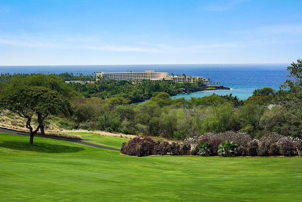Country Club Villas