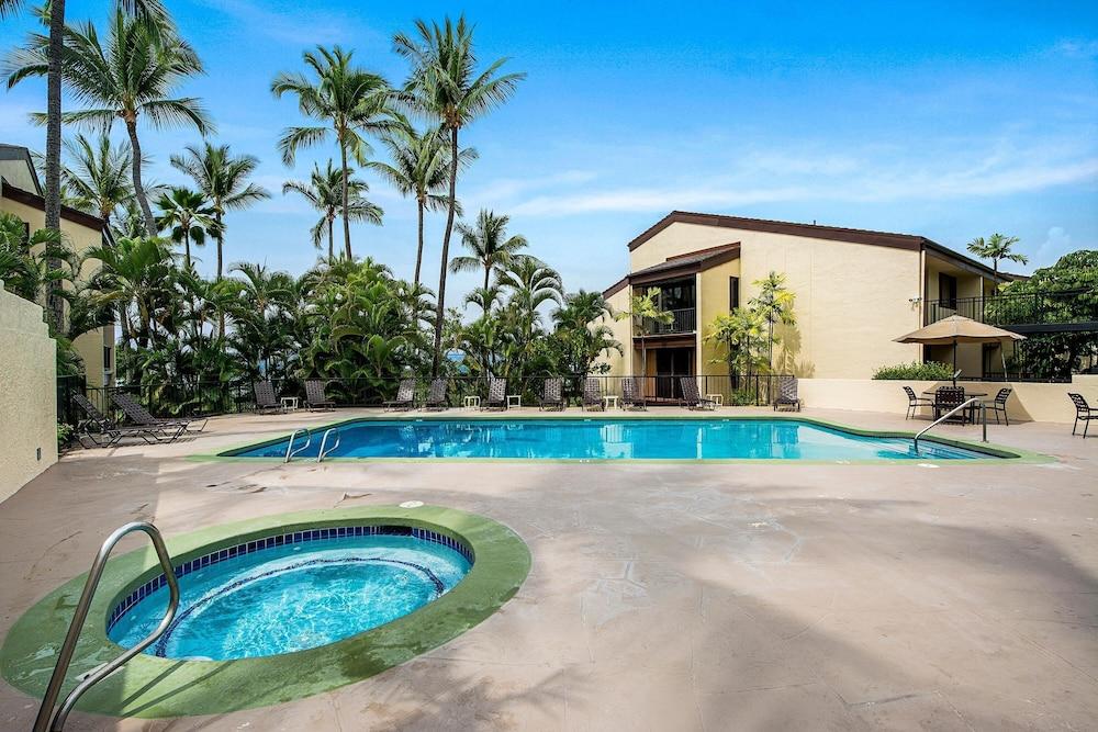 Country Club Villas