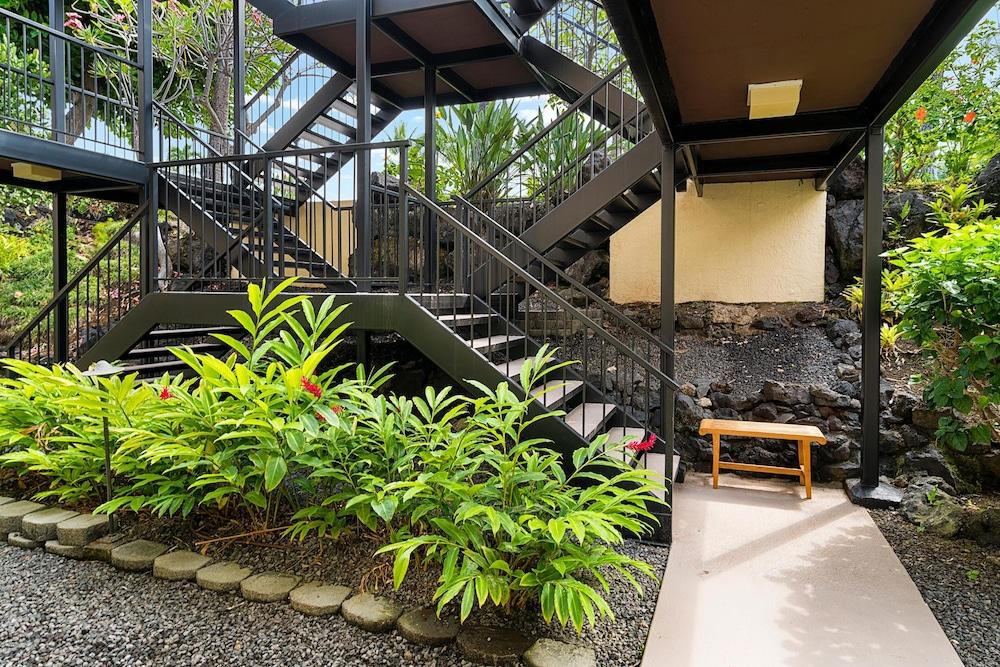 Country Club Villas