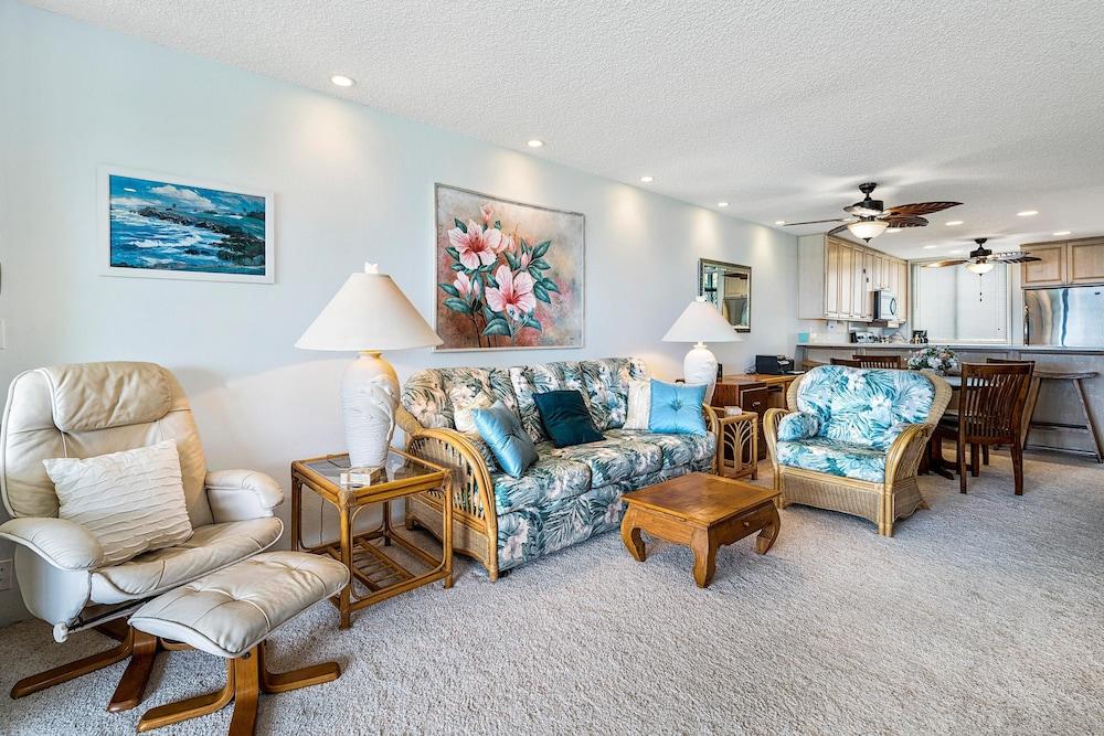 Country Club Villas