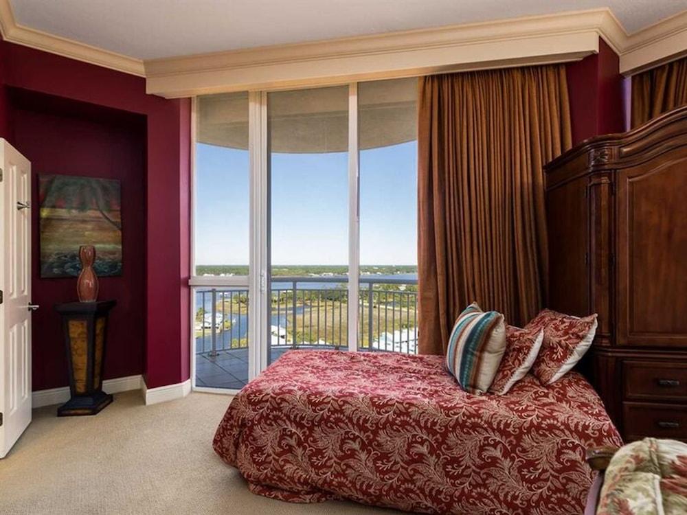 Oceania by Meyer Vacation Rentals