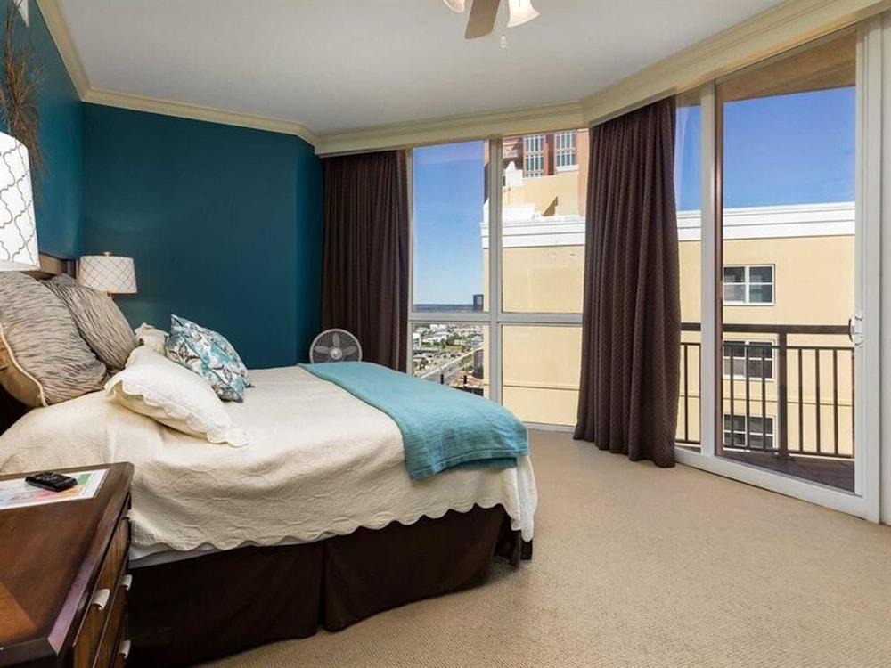 Oceania by Meyer Vacation Rentals