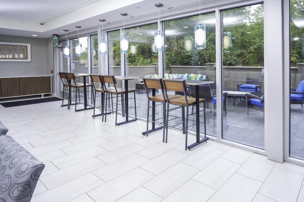 Holiday Inn Express & Suites Brevard - City Center