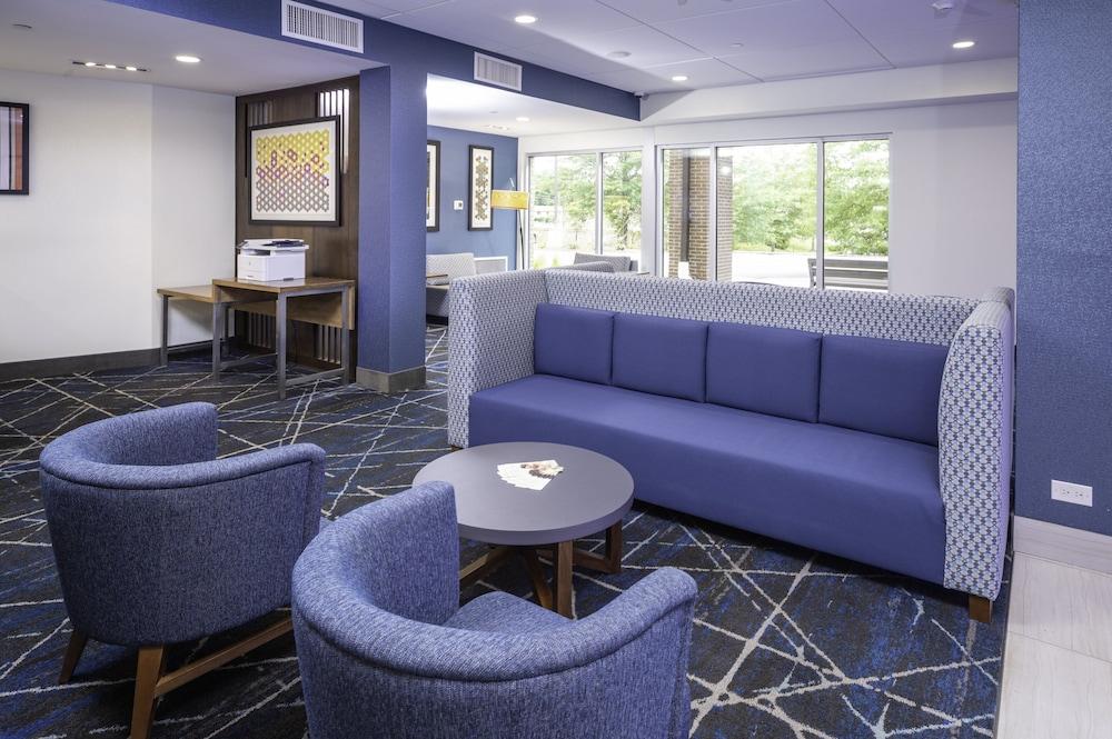 Holiday Inn Express & Suites Brevard - City Center