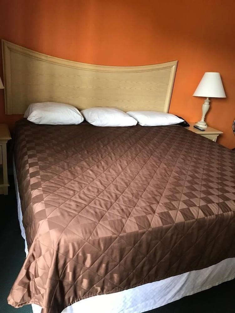 Budget Inn