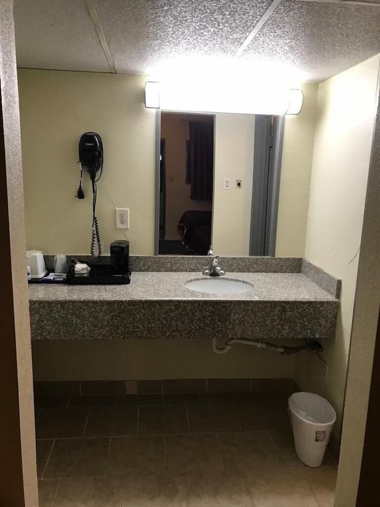 Budget Inn