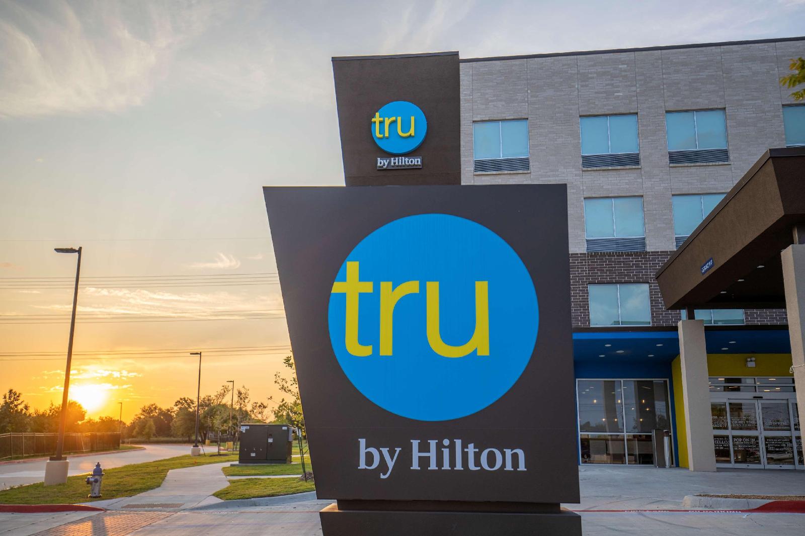 Tru by Hilton Allen Dallas