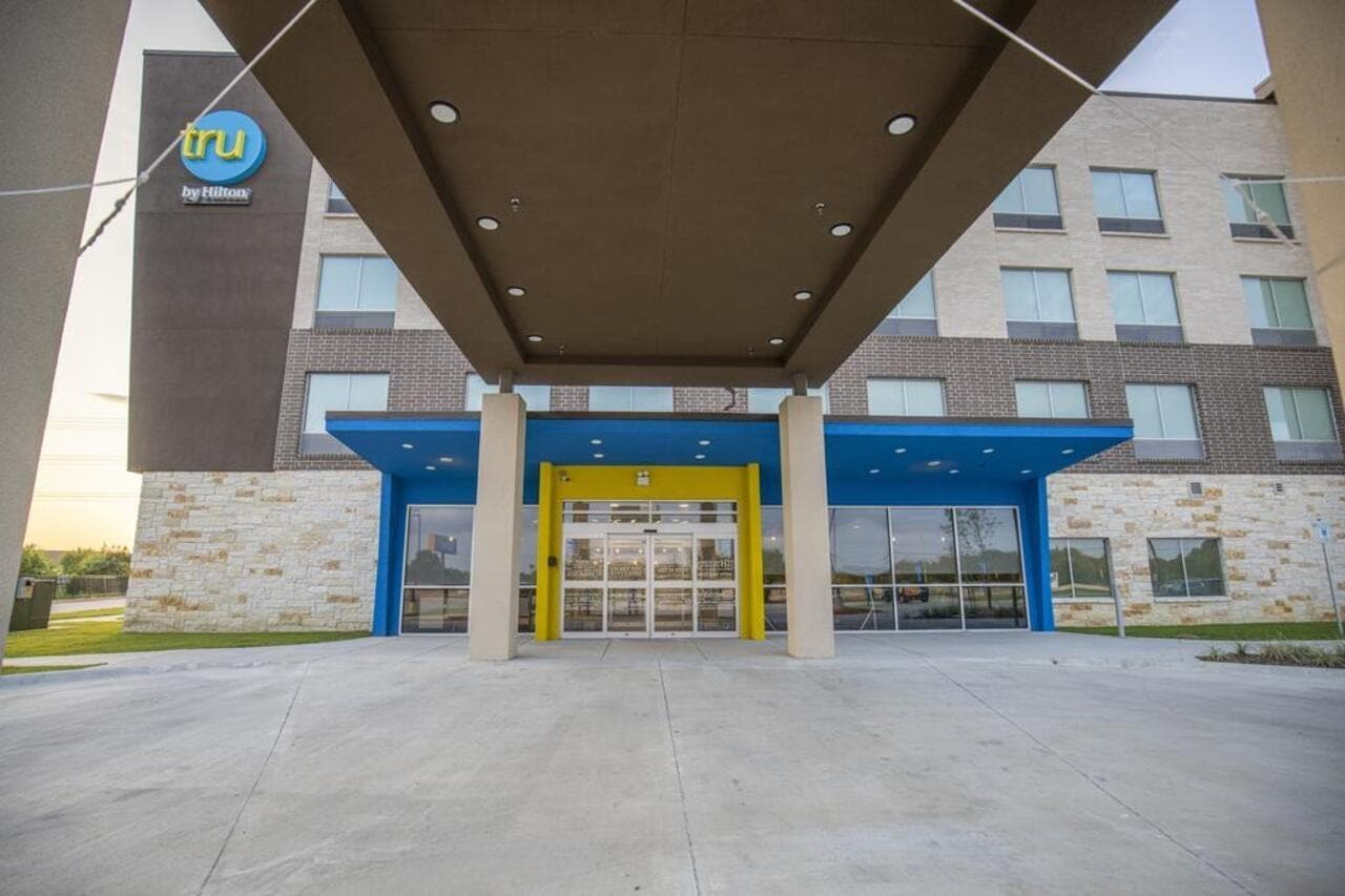 Tru by Hilton Allen Dallas
