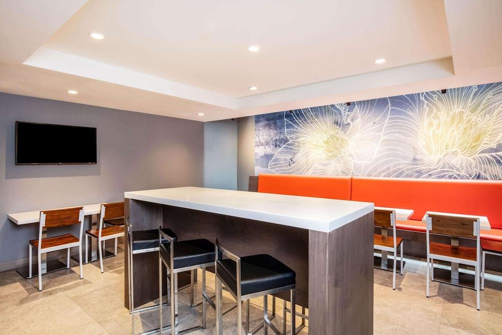 La Quinta Inn & Suites by Wyndham Manhattan Midtown