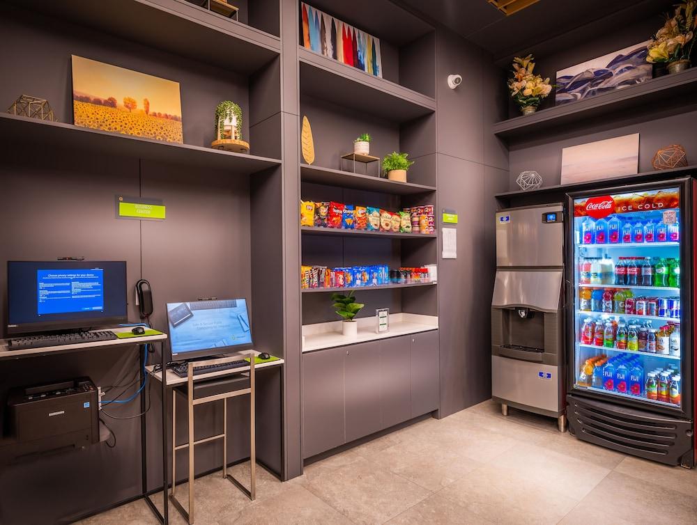 La Quinta Inn & Suites by Wyndham Manhattan Midtown