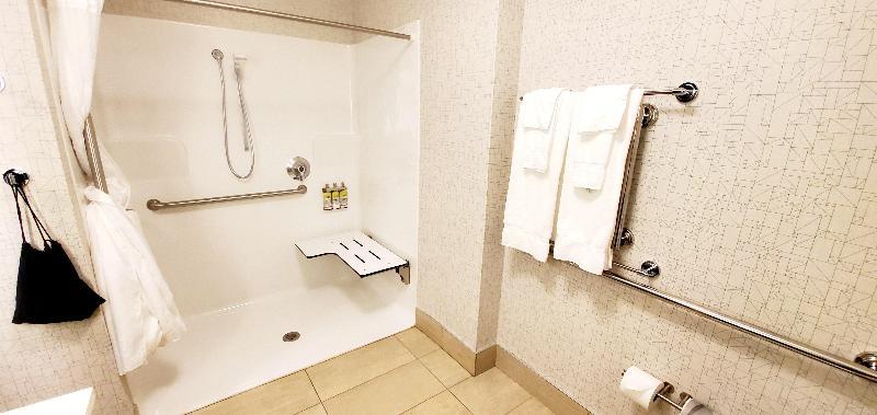 Holiday Inn Express & Suites Rehoboth Beach