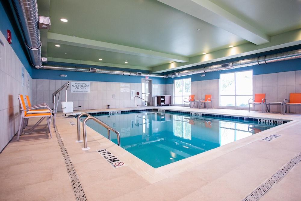 Holiday Inn Express & Suites Rehoboth Beach