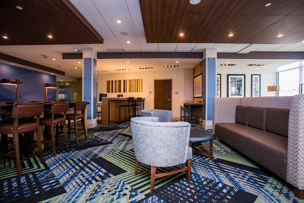 Holiday Inn Express & Suites Rehoboth Beach