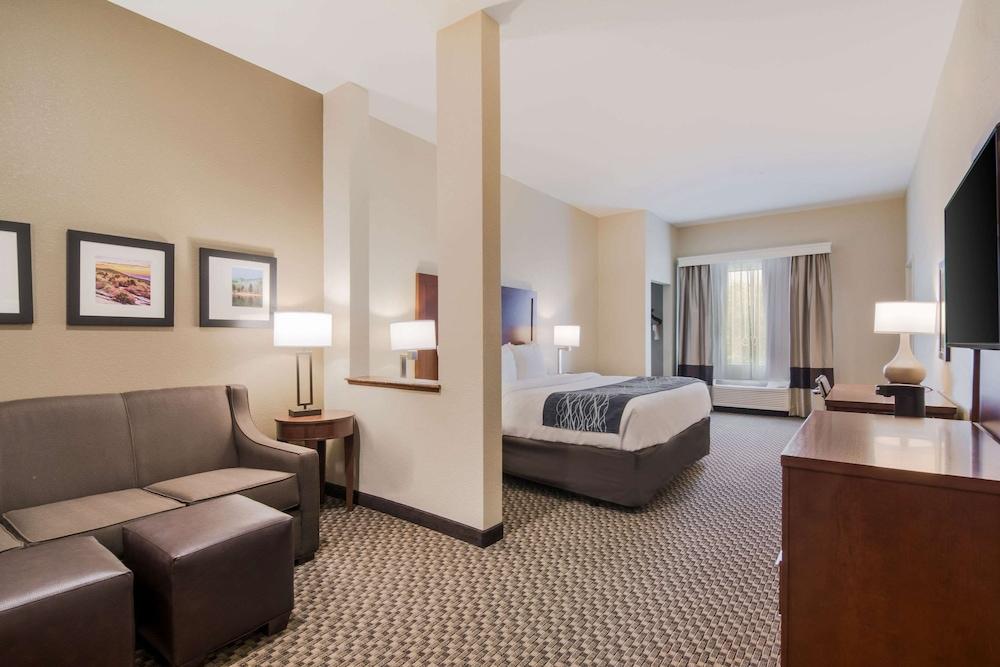 Comfort Inn & Suites