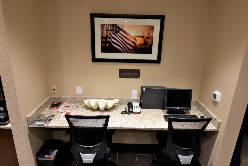 Comfort Inn & Suites