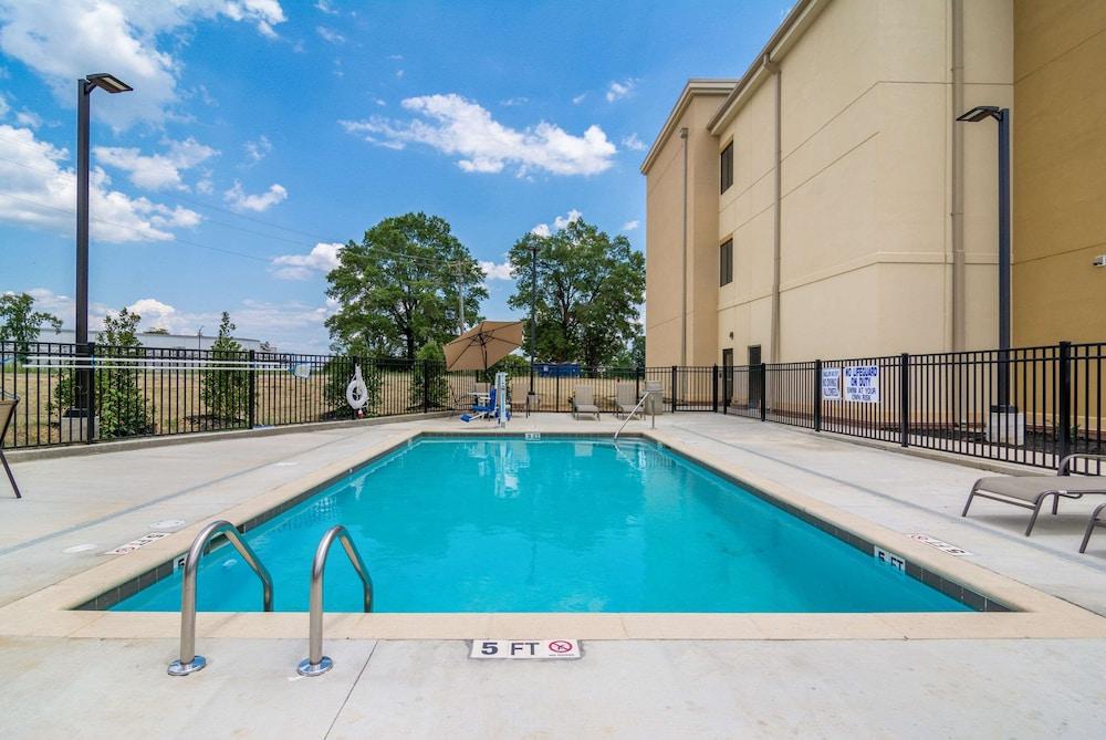 Comfort Inn & Suites