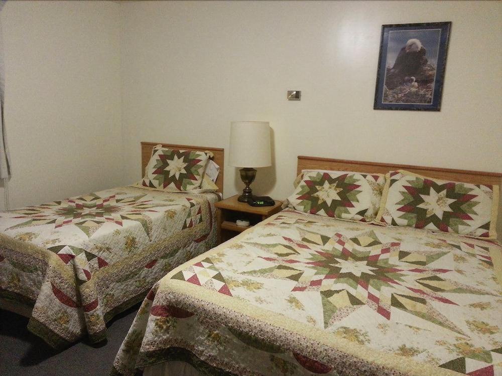 Eagles Nest Motel