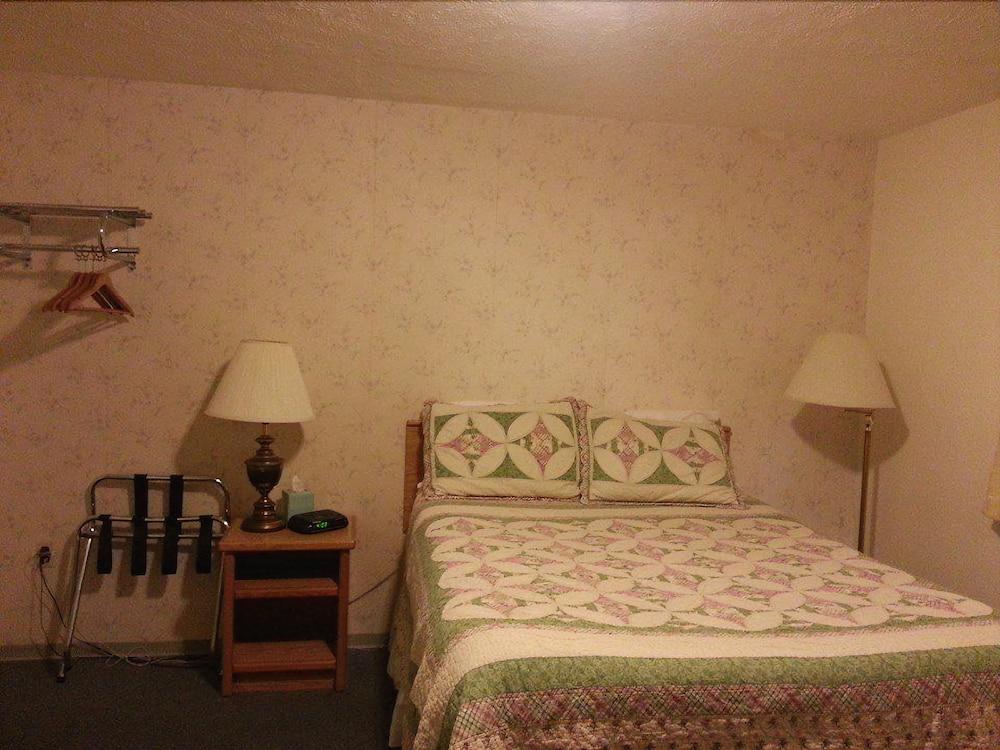 Eagles Nest Motel