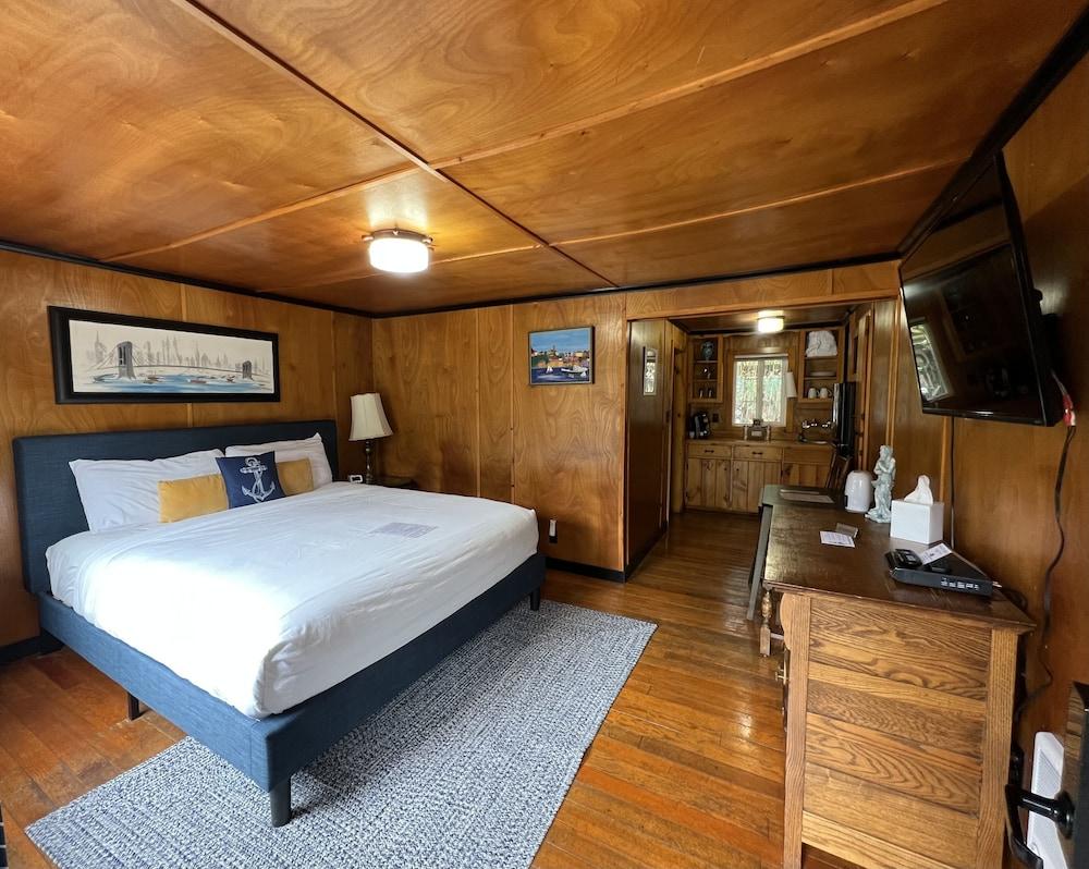 Anchor Inn Resort