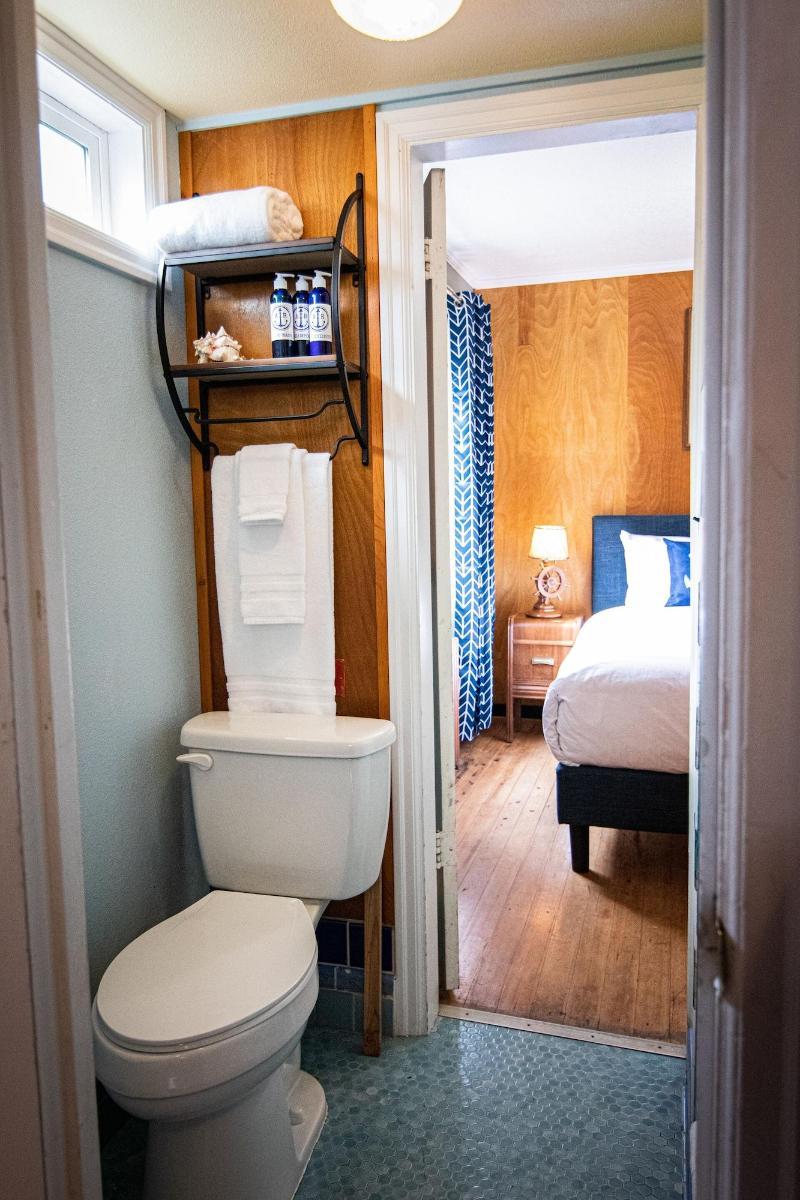 Anchor Inn Resort