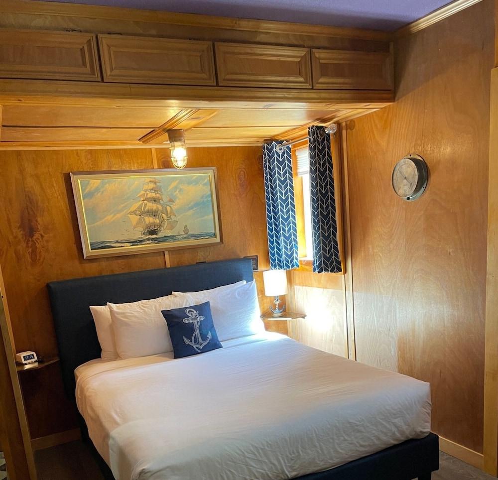 Anchor Inn Resort