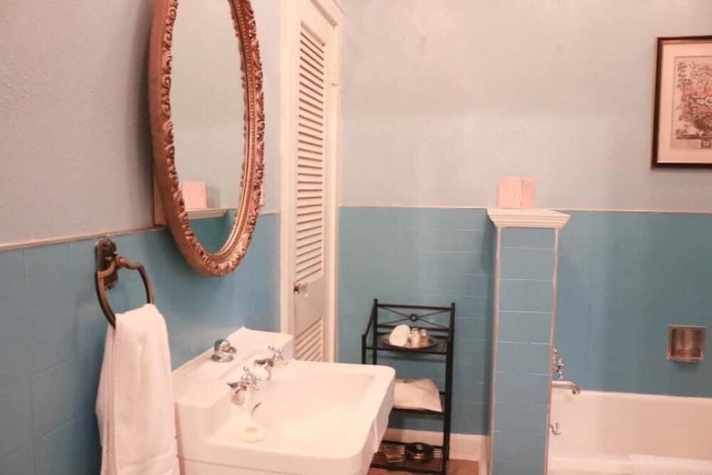 Opus House Bed and Breakfast