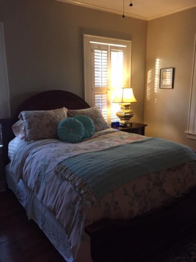 Opus House Bed and Breakfast